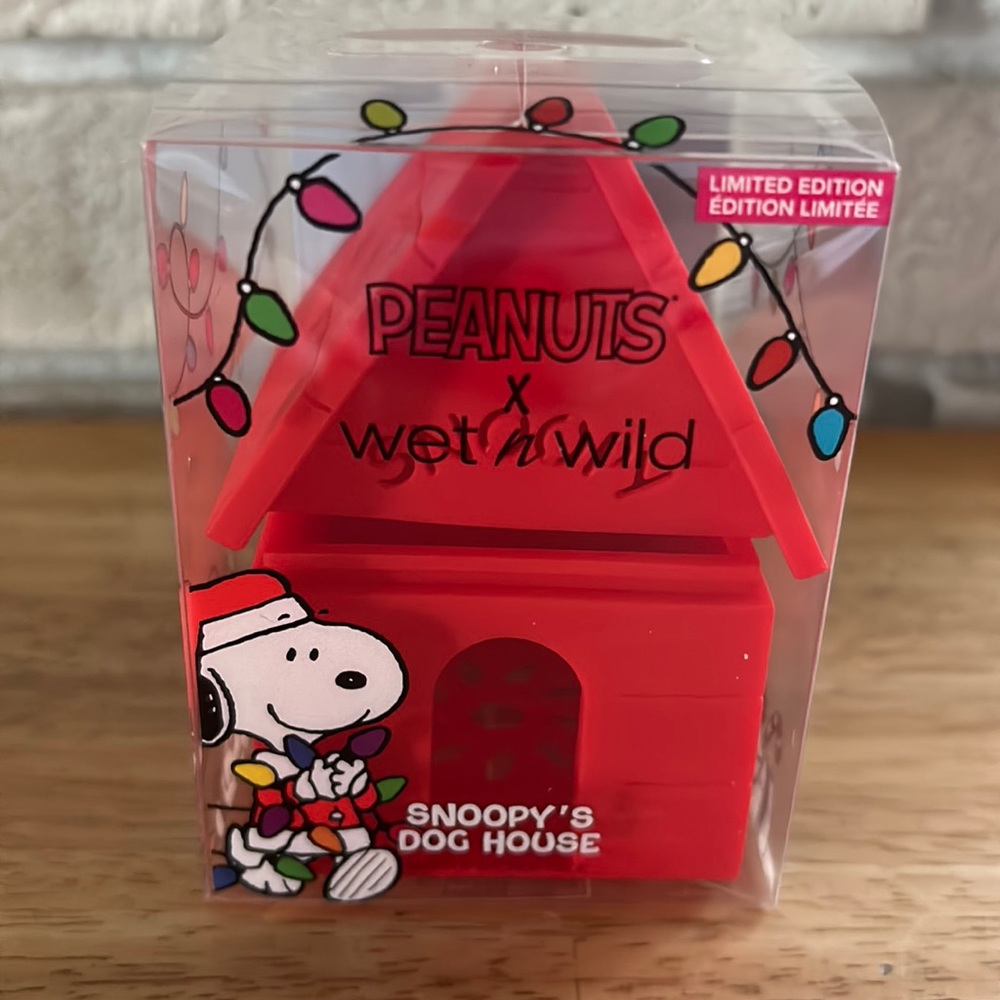 Peanuts - Wet n Wild Makeup Sponge Holder